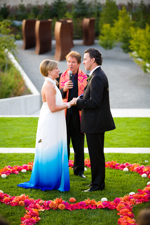 real wedding photo by Seattle photographer Stephanie Cristalli 